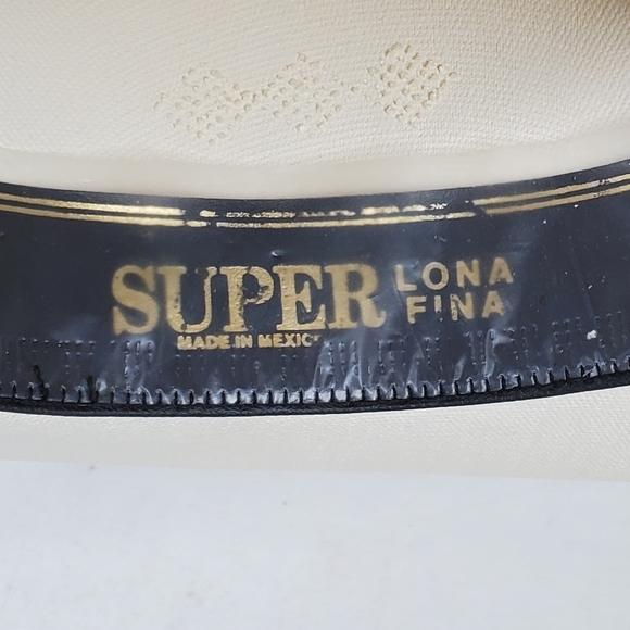 Classic White Cowboy Hat - Picture 11 of 13